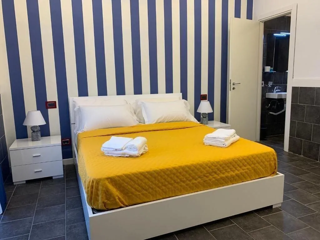 Room, Yacht Club Angioino, Naples