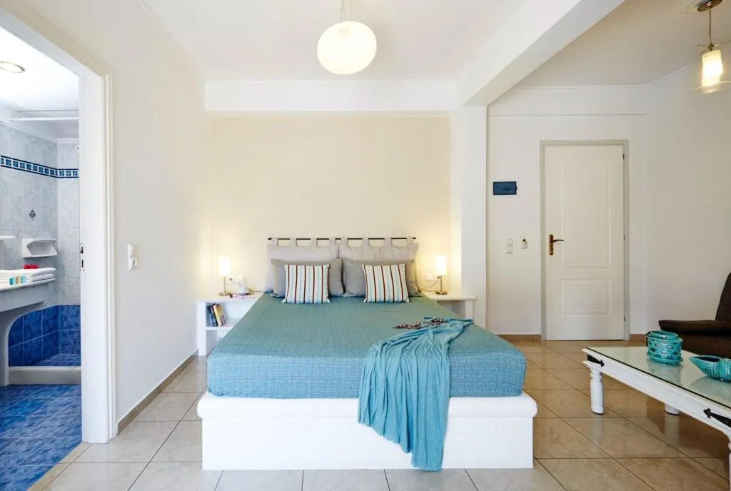 DOUBLE QUEEN SIZE BED Room, Hermes, Santorini