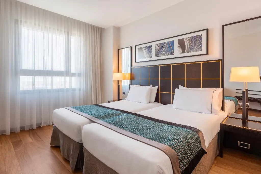 Double or Twin STANDARD Room, Eurostars Gran Valencia, Valencia