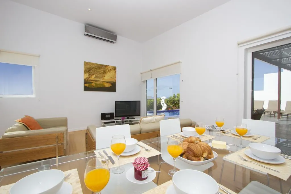VILLA FOUR BEDROOMS Room, Hoopoe Villas Lanzarote, Lanzarote