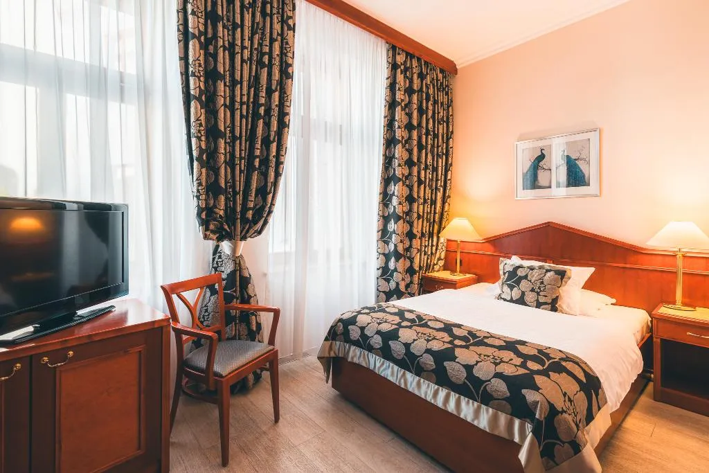 SINGLE STANDARD Room, Carlton Hotel Prague, Prague