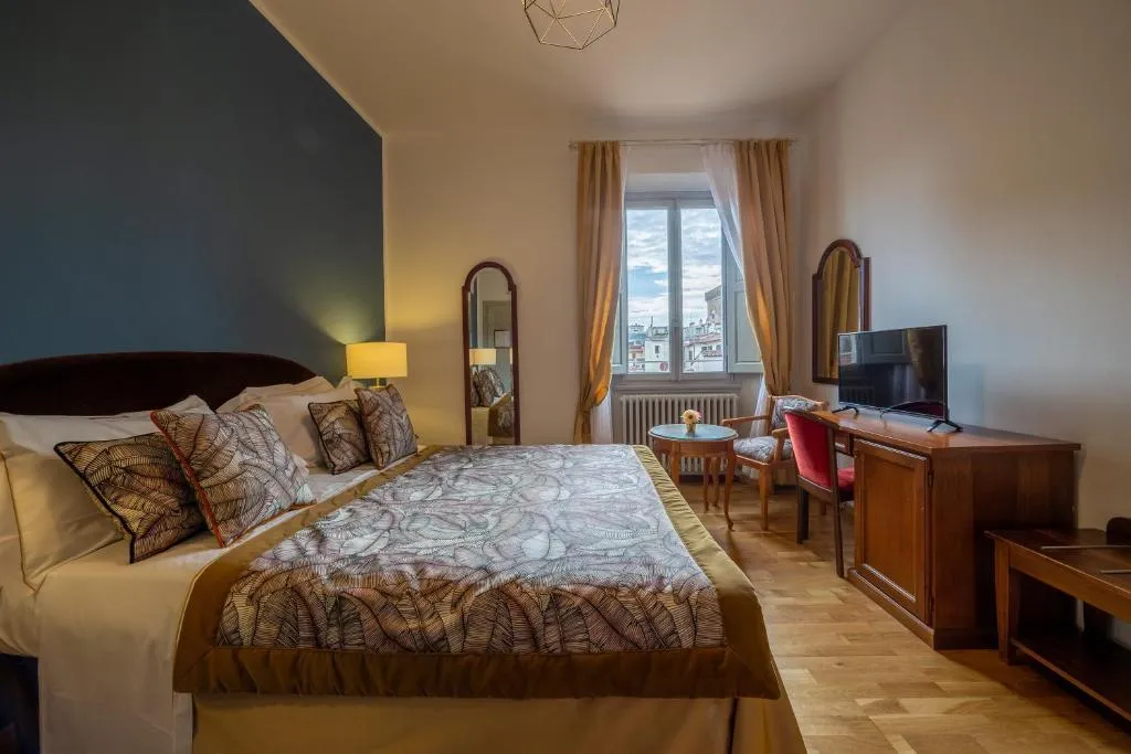 DOUBLE DELUXE WITH VIEWS Room, Hotel Villani, Florence