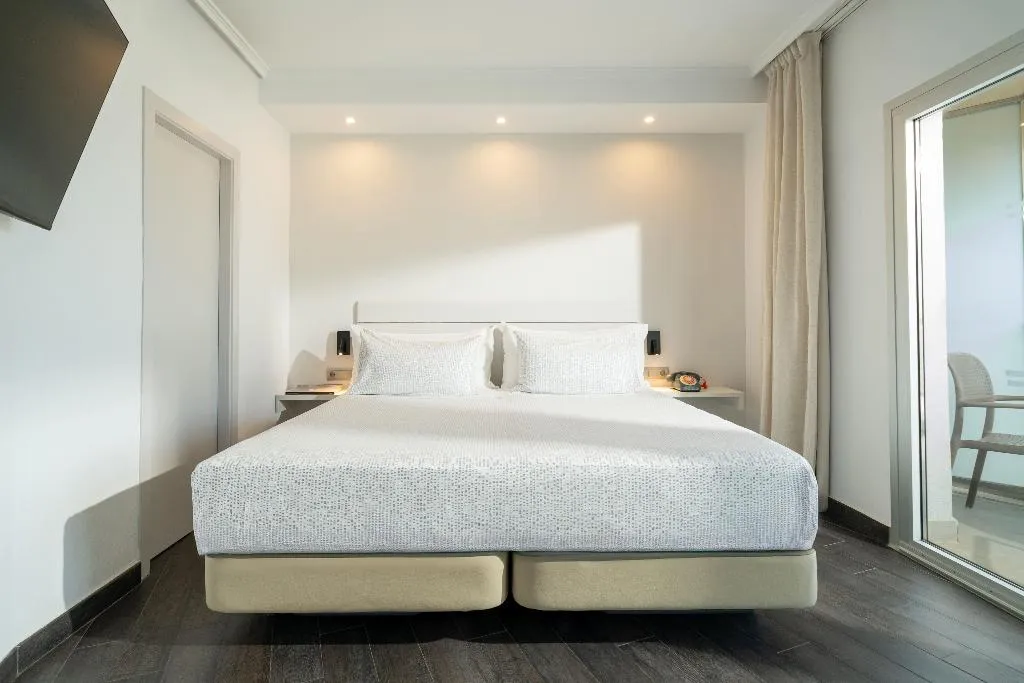 TOWNHOME WITH VIEWS Room, Innside Alicante Porta Maris, Costa Blanca