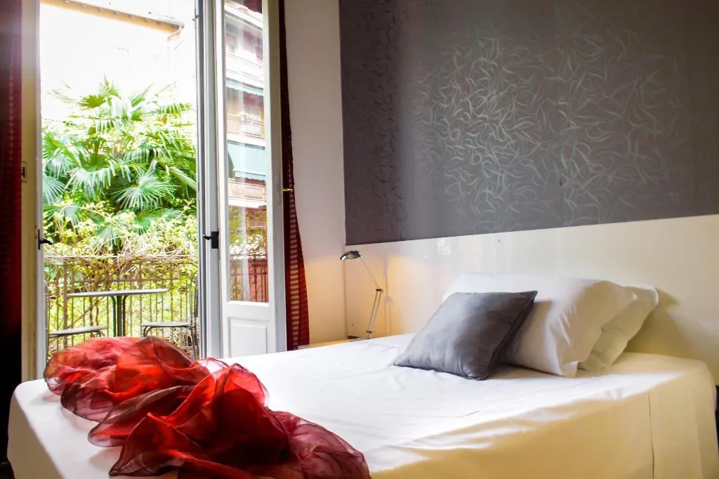 Room, RossoVino, Milan