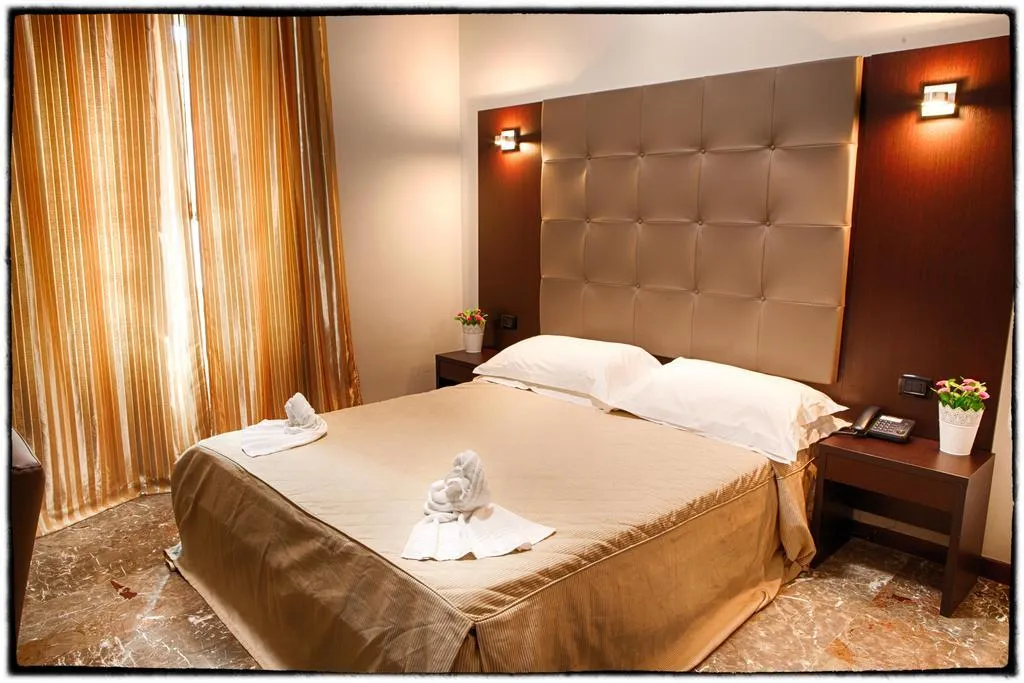 Room, D'Este, Rome