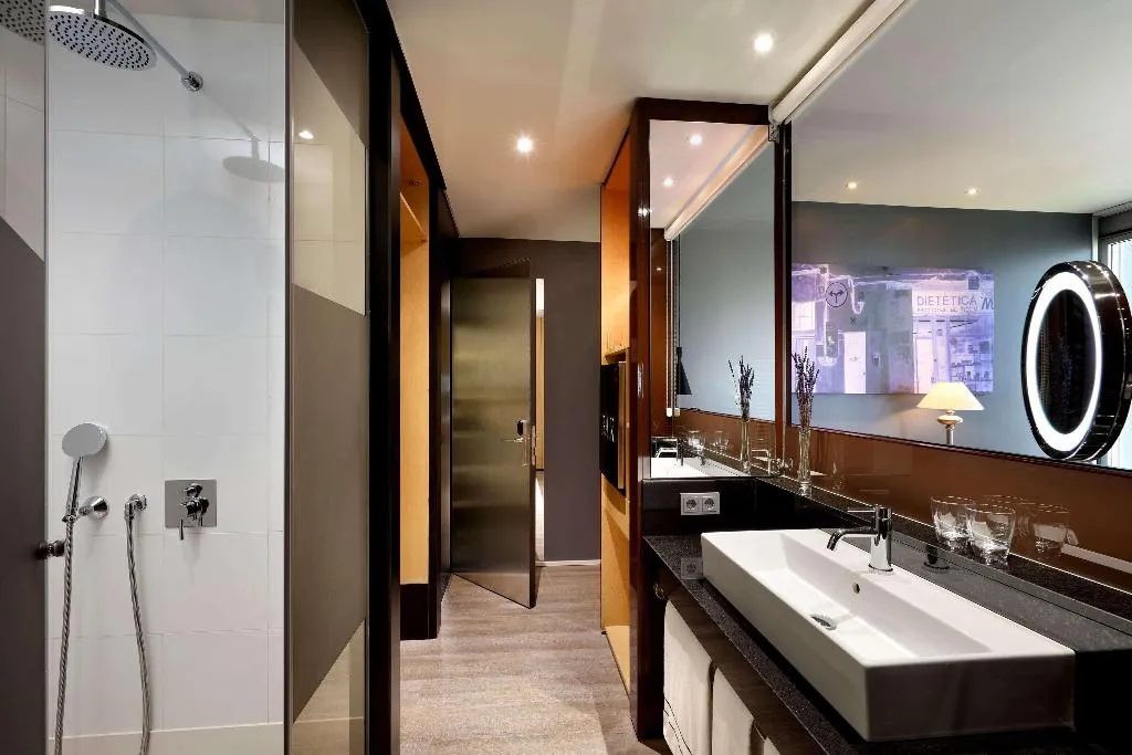 DOUBLE CITY VIEW Room, The Level at Melia Barcelona Sky, Barcelona