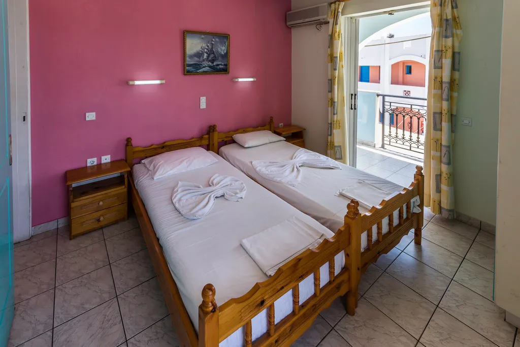 APARTMENT CAPACITY 4 TWO BEDROOMS Room, Vossos, Zante