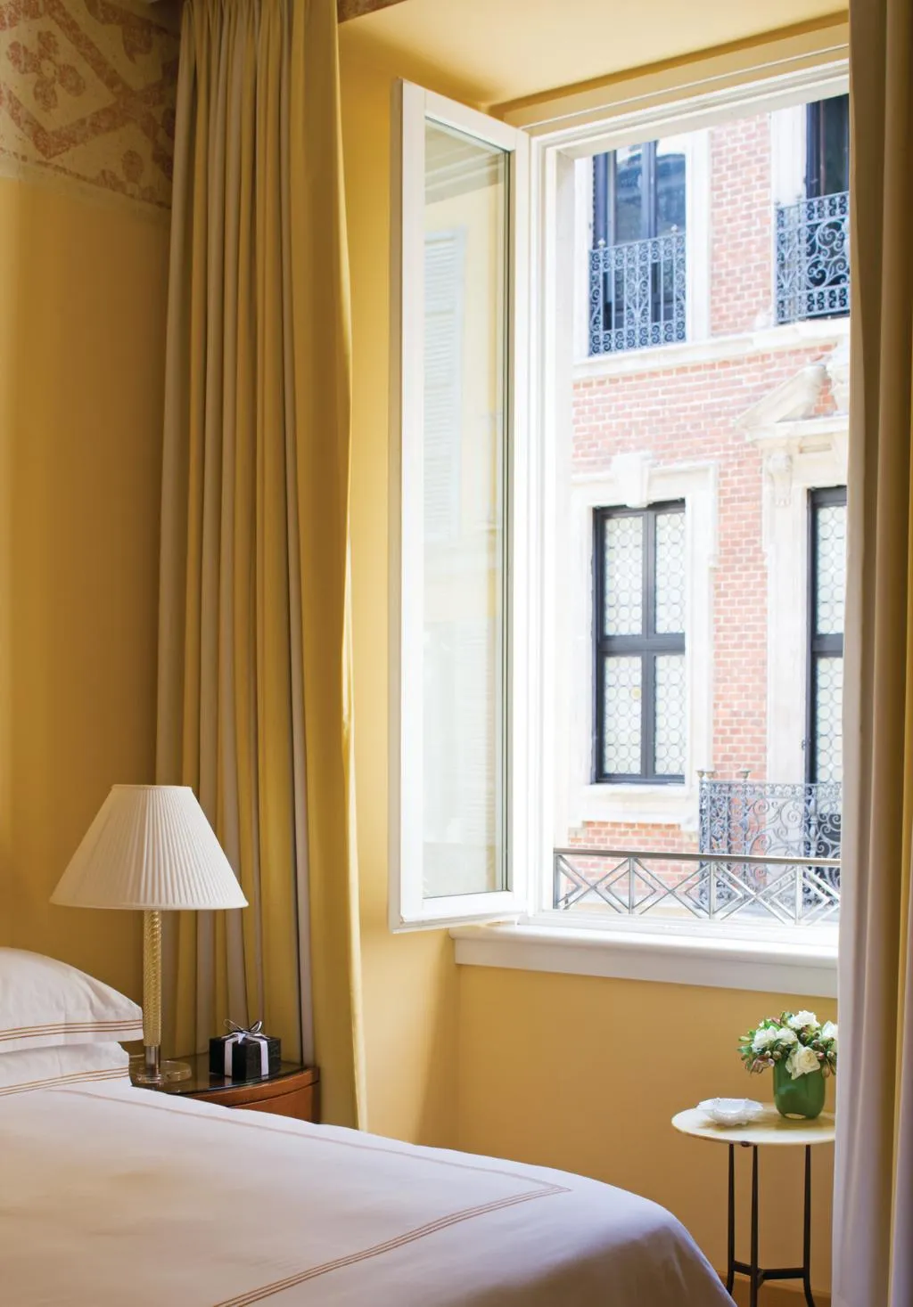 JUNIOR SUITE GARDEN VIEW Room, Four Seasons Hotel Milano, Milan