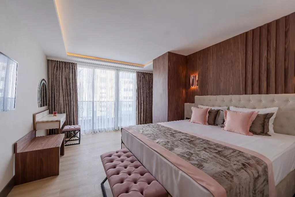 APARTMENT WITH JACUZZI Room, Sealife Royal Suites, Antalya