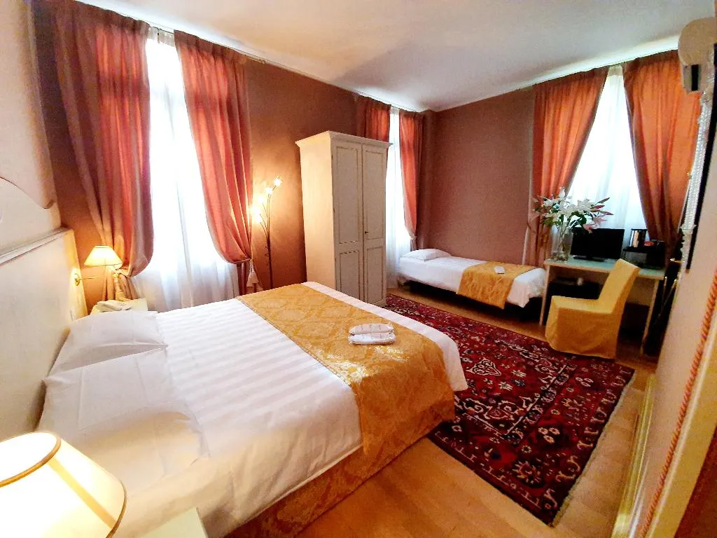 TRIPLE CLASSIC Room, Corte dei Greci, Venice