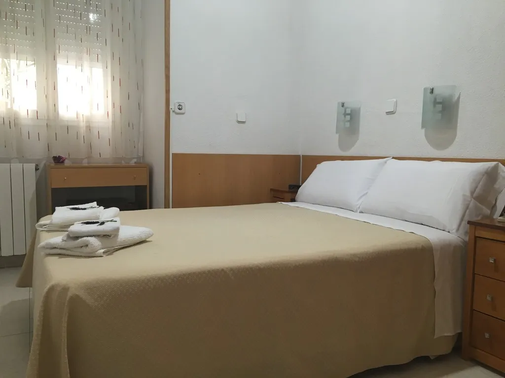 Room, Hostal Residencia Lido, Madrid