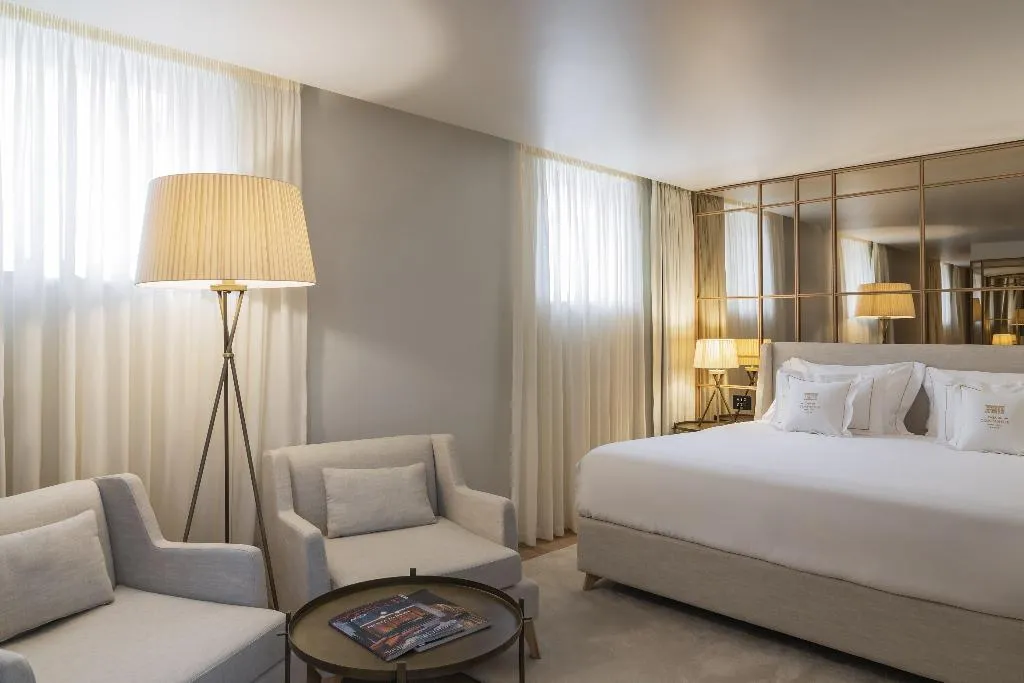 SUITE WITH VIEWS Room, Vignette Collection  Casa da Companhia, Porto