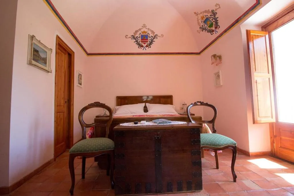 Room, B&B La Zagara, Naples