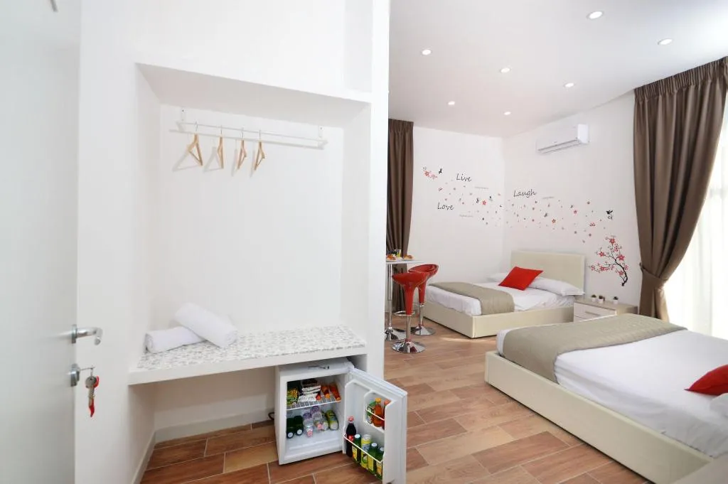 Room, B&B Central Station Napoli, Naples