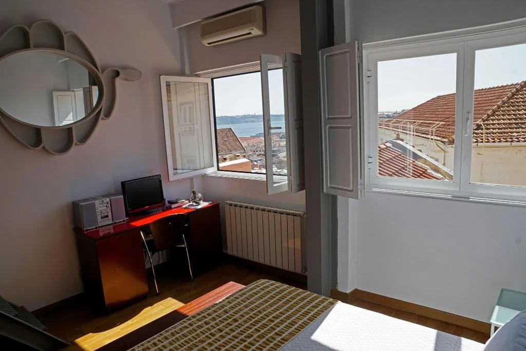 Room, Solar Dos Mouros, Lisbon