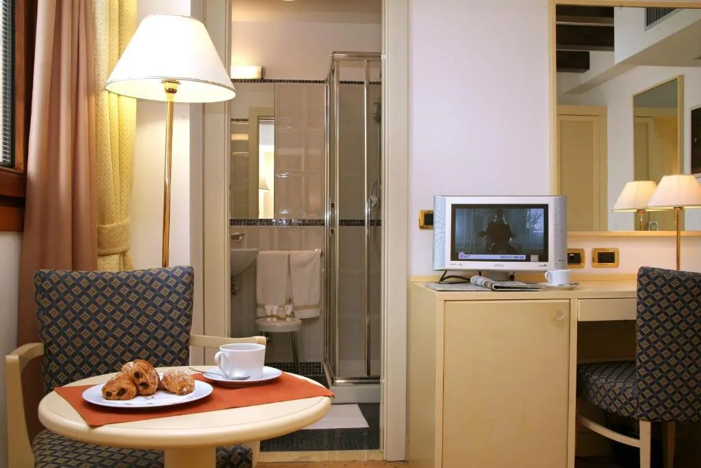 Double or Twin SUPERIOR Room, Hotel Giudecca Venezia, Venice