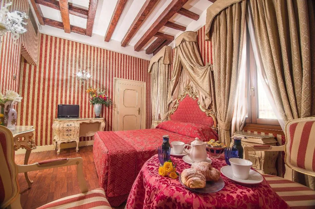 Room, Dimora Dogale, Venice