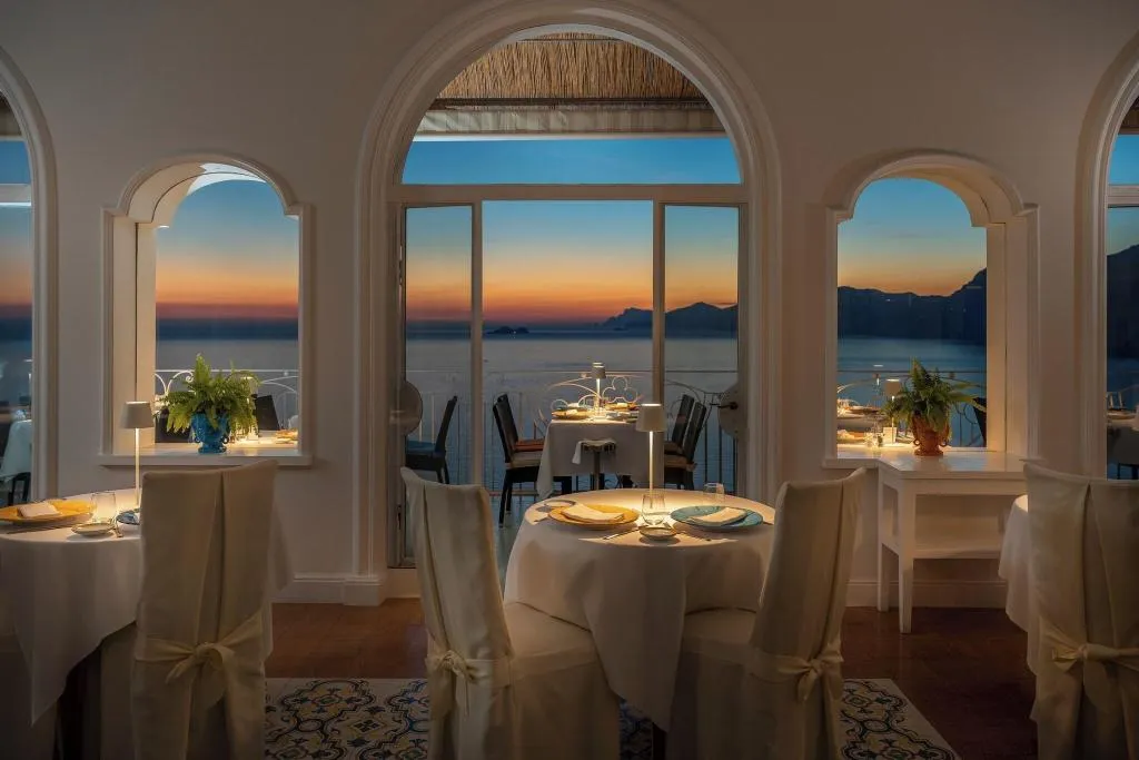 General view, Tramonto D'oro, Naples