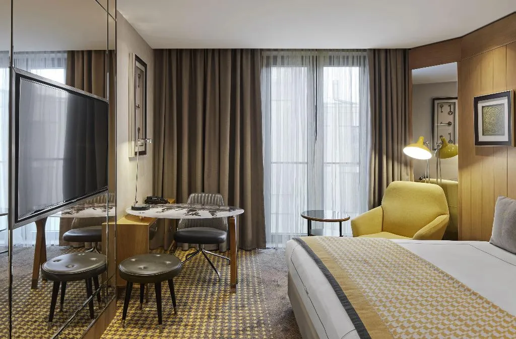 DOUBLE KING BED ONE BEDROOM  Room, Titanic Chaussee Berlin, Berlin