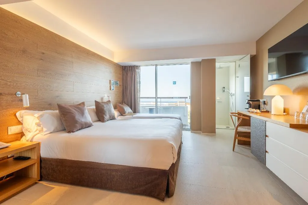 TRIPLE DELUXE Room, Leonardo Boutique Hotel Port Portals - Adults only, Majorca