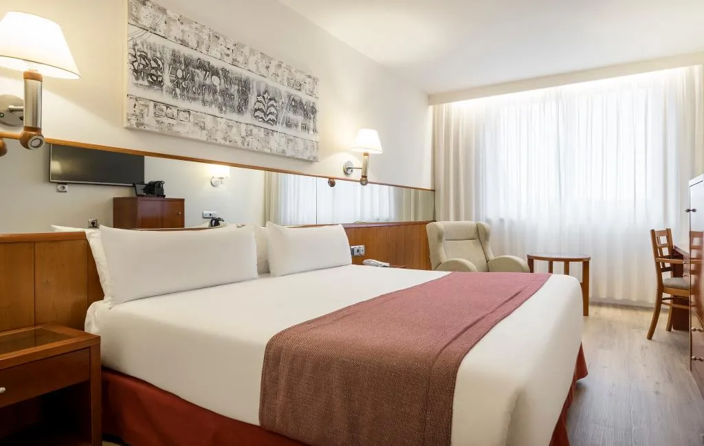 Double or Twin STANDARD Room, Ilunion Les Corts Spa, Barcelona
