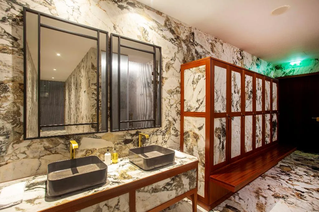 Sports and Entertainment, Wine & Books Porto Hotel, Porto