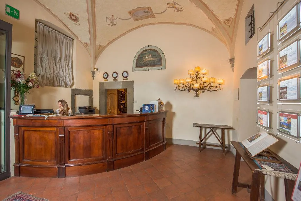 Lobby, San Michele, Perugia