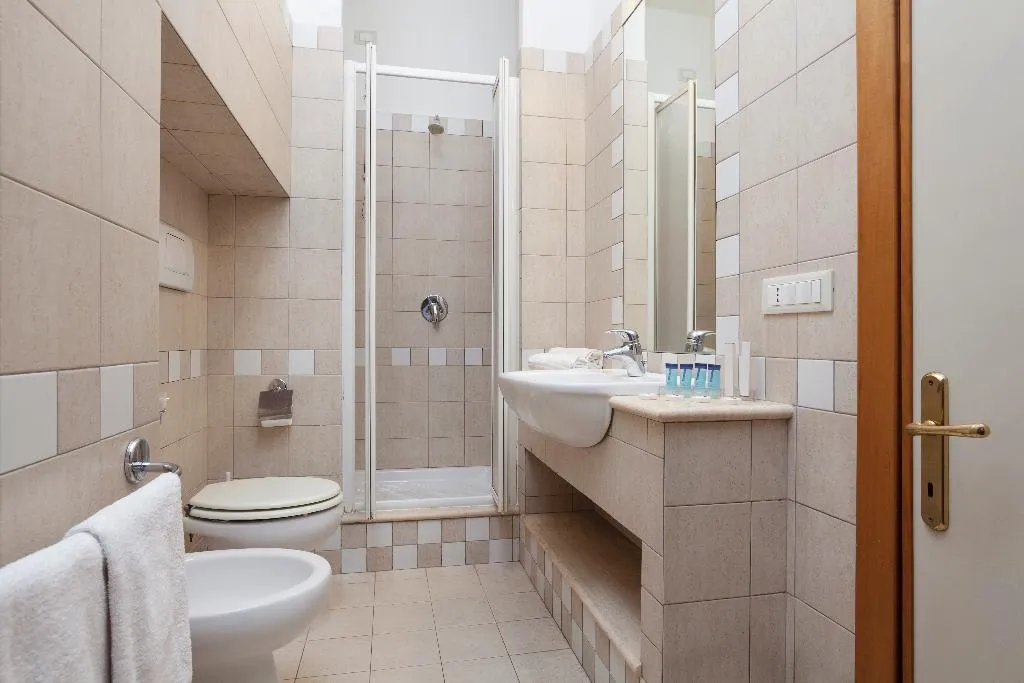 QUADRUPLE STANDARD Room, Hotel Kennedy, Rome