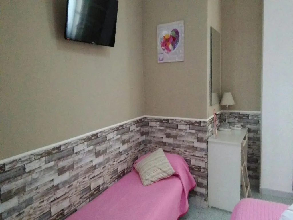 Room, B&B Sweet Home, Naples