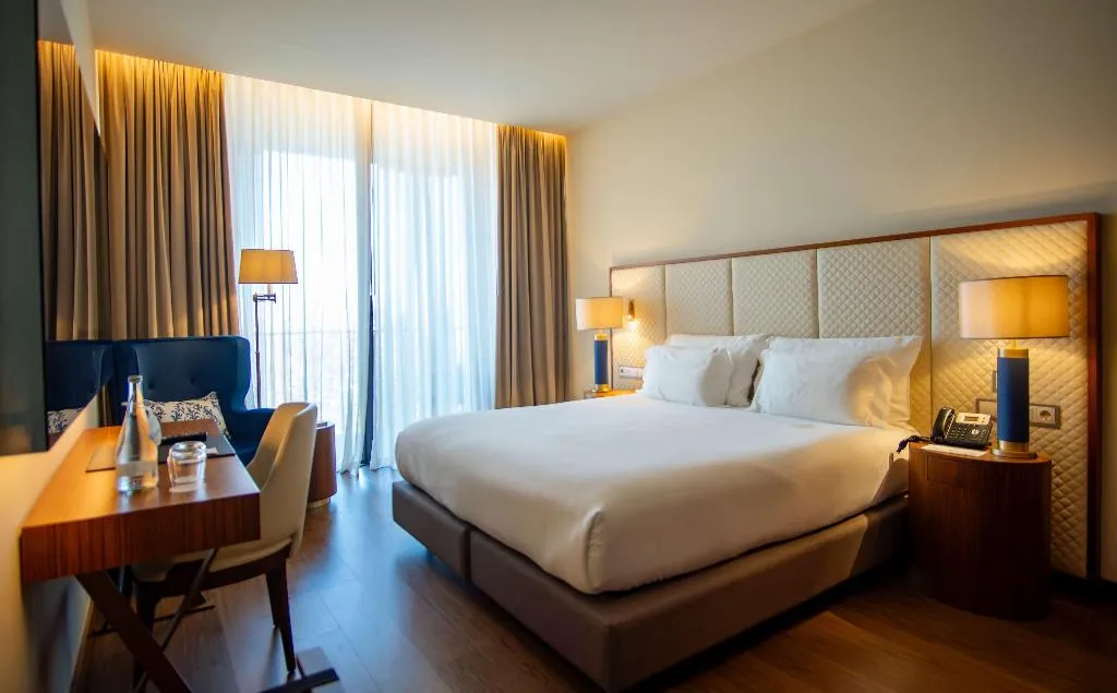 Room, Boeira Garden Hotel Porto Gaia, Curio Collection, Porto