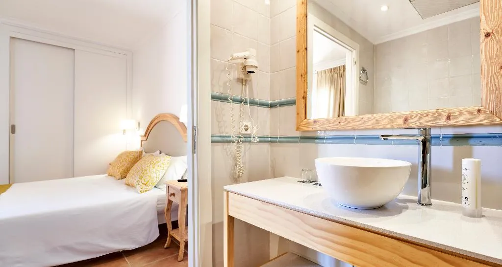 APARTMENT TWO BEDROOMS Room, Insotel Cala Mandia Resort & Spa, Majorca