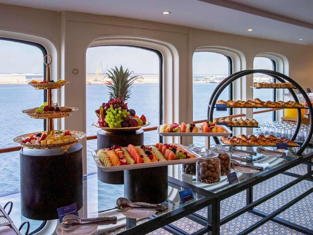 Conferences, Queen Elizabeth 2, Dubai