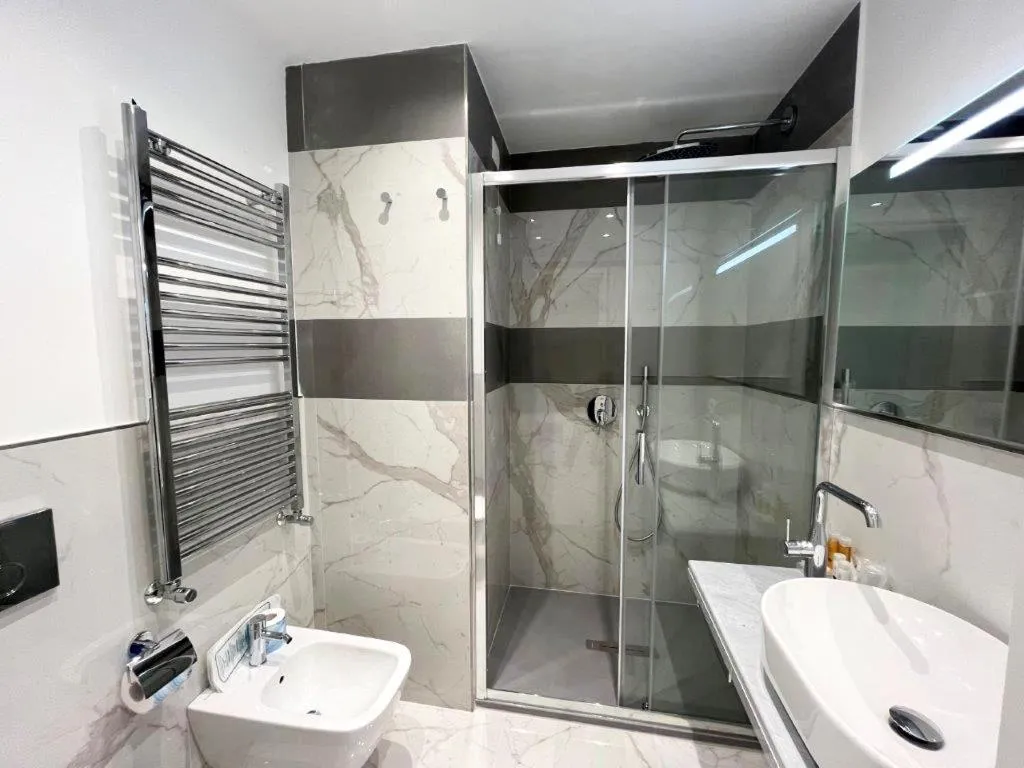 Double or Twin DELUXE POOL VIEW Room, Hotel Alpha, Naples