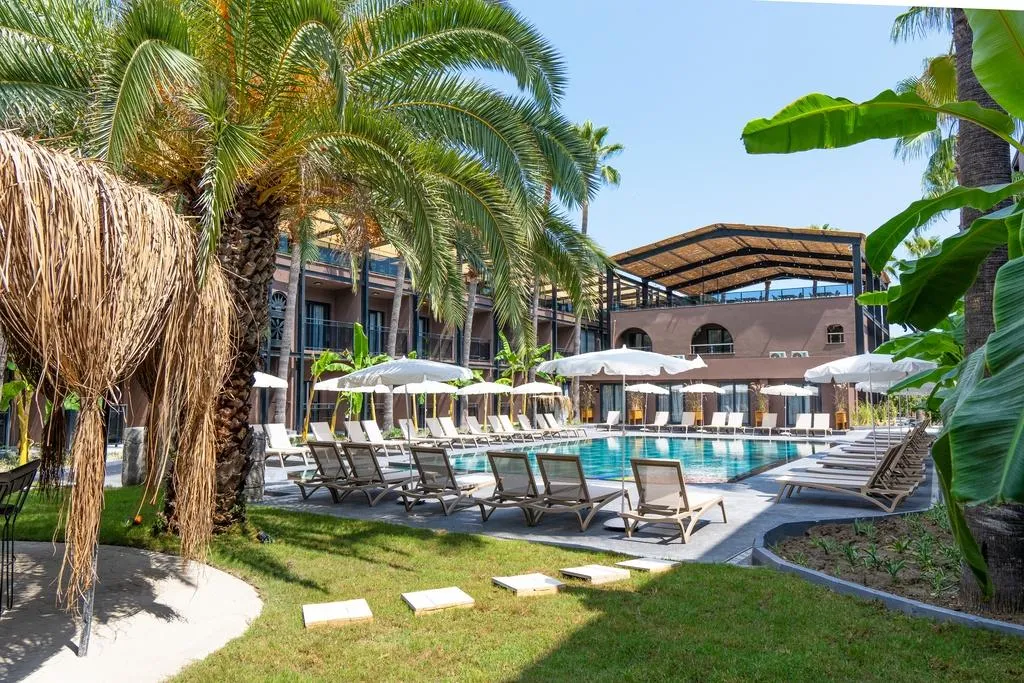 Bar, Golden Sun, Antalya