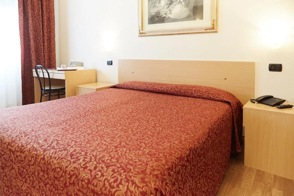 Double or Twin STANDARD Room, Hotel Villa Adele, Venice