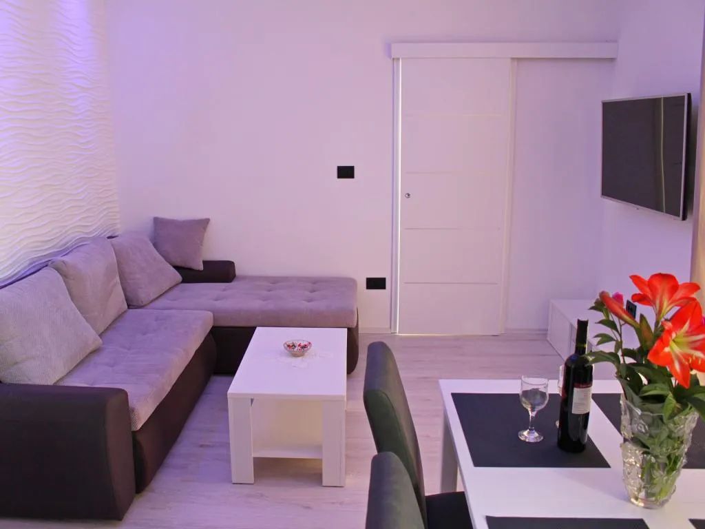 APARTMENT CAPACITY 3 Room, Apartments Ilija, Dubrovnik