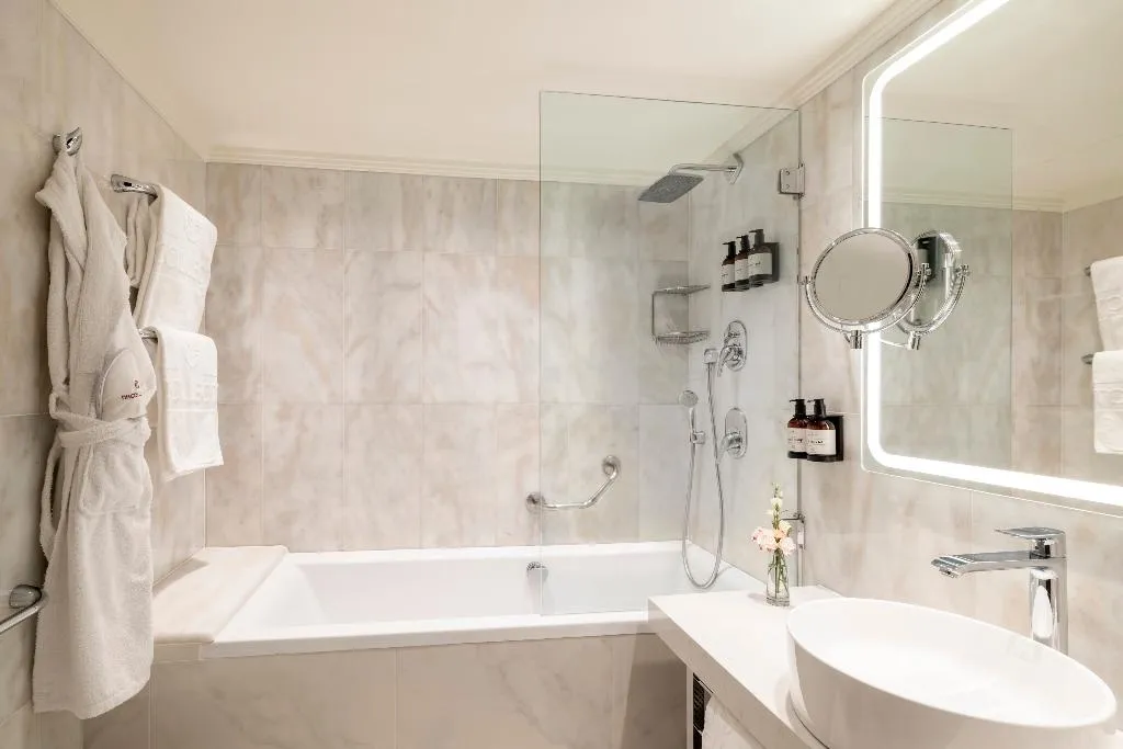 DOUBLE DELUXE Room, NH Collection Prague Carlo IV, Prague