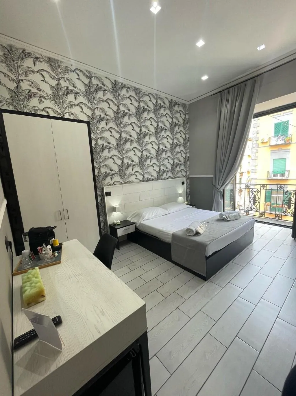 Room, Parthenope Rooms, Naples