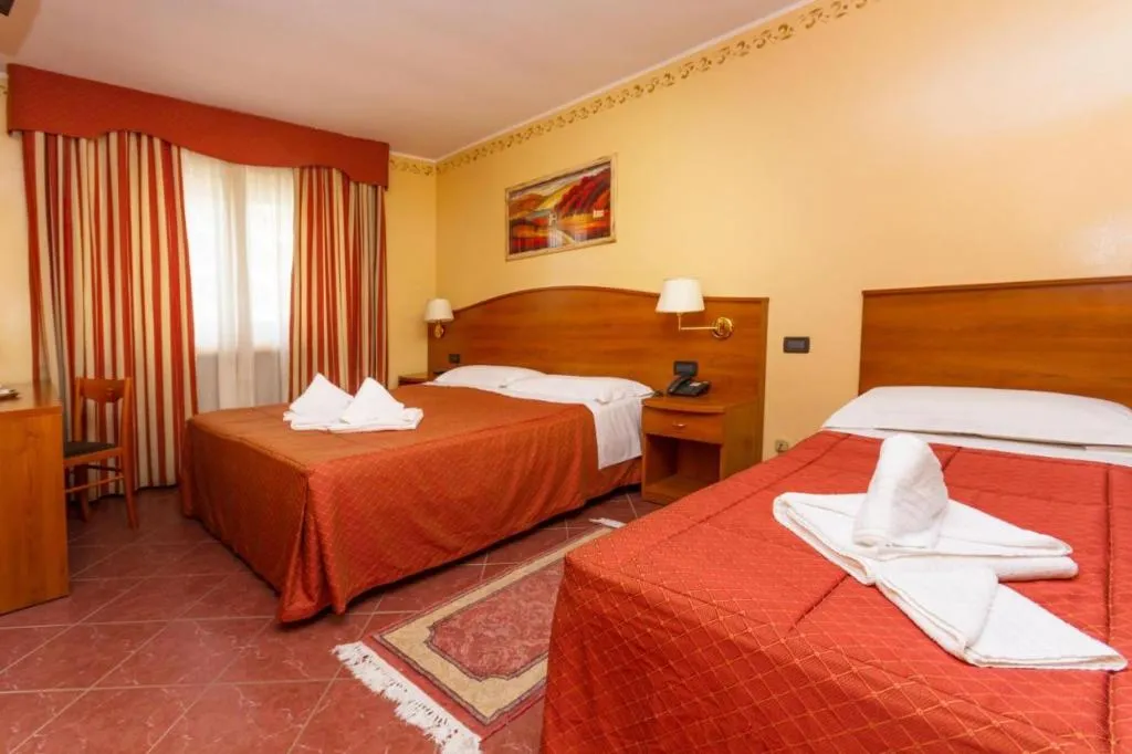 TRIPLE STANDARD Room, Hotel Relais des Alpes, Milan