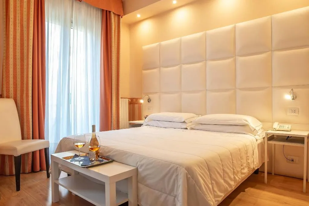 TRIPLE TWO BEDS Room, Jane Hotel, Florence