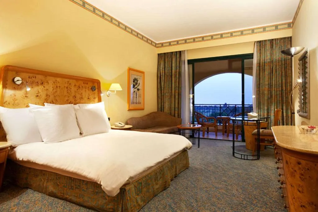 Room, Hilton Pyramids Golf, Cairo