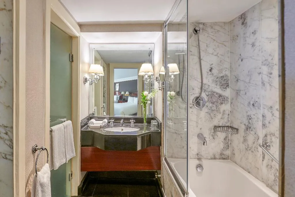 JUNIOR SUITE WITH VIEWS Room, Semiramis InterContinental Cairo, Cairo