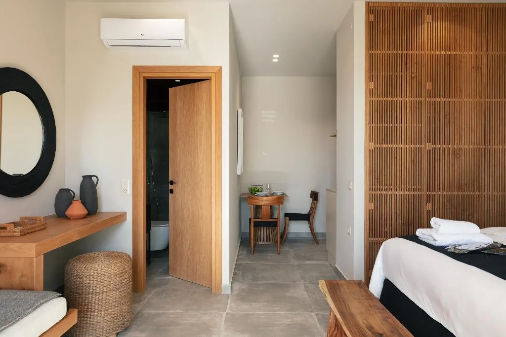 JUNIOR SUITE WITH BALCONY Room, Chapter 02 Gallery Suites, Crete