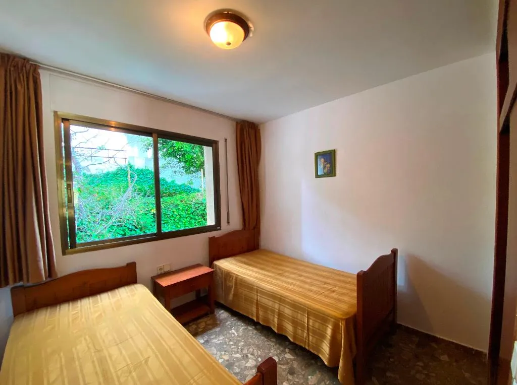 Room, Llenguadets, Costa Dorada