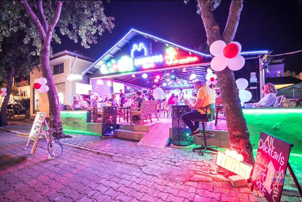 Bar, Private, Dalaman