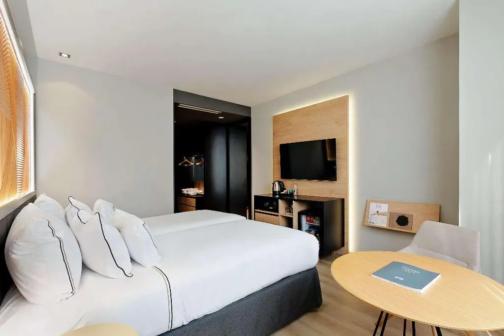 TWIN STANDARD Room, Melia Avenida America, Madrid