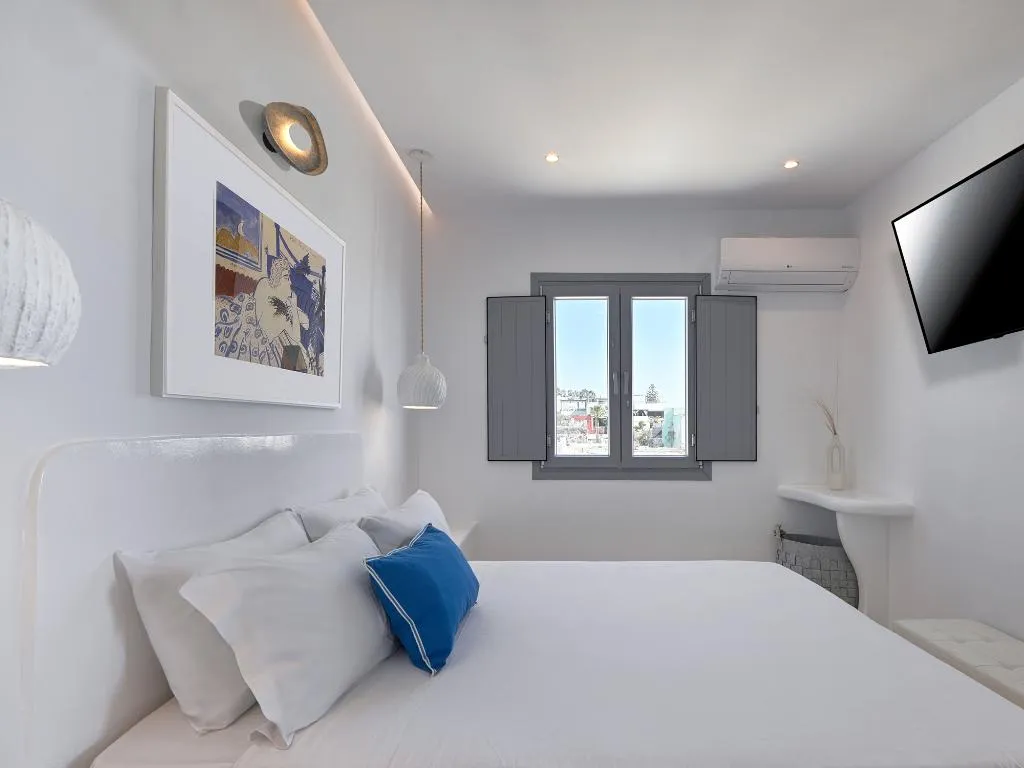 SUITE WITH JACUZZI WITH VIEWS Room, Tatakis Design Hotel, Fira, Santorini