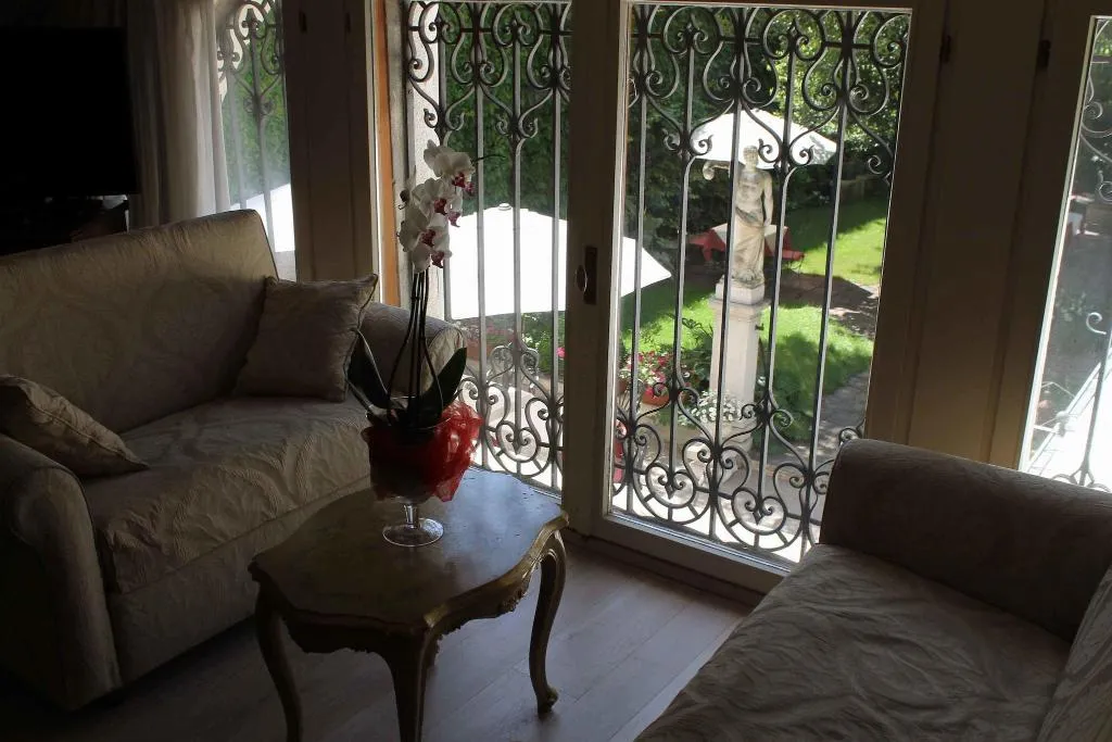 DOUBLE SUPERIOR QUEEN BED Room, Palazzo Abadessa, Venice