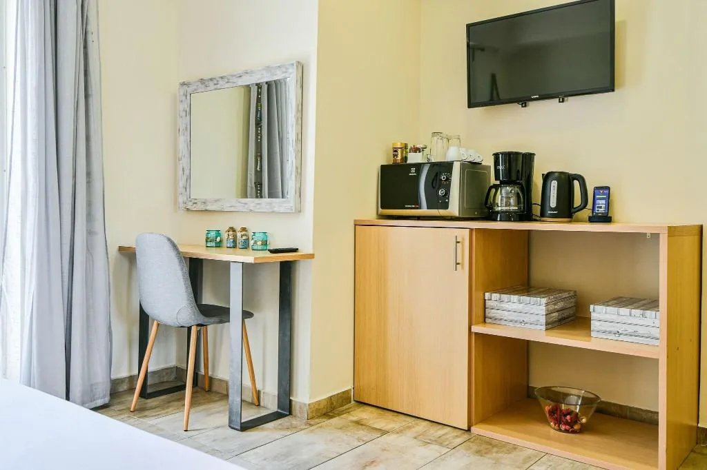 Room, Athens Way Lofts, Athens