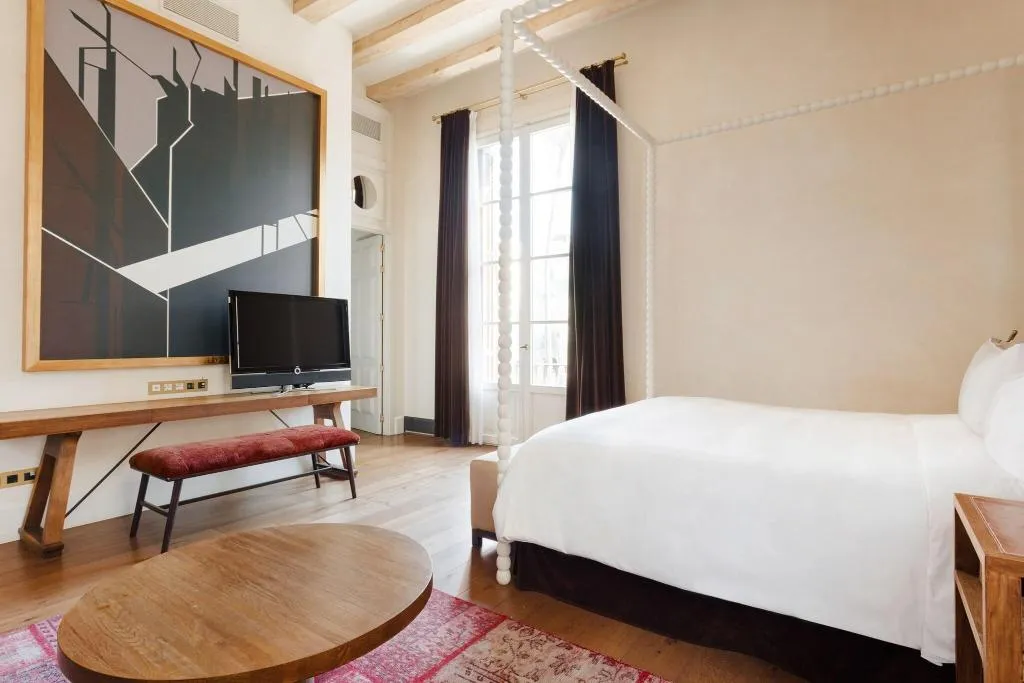 SUITE CITY VIEW KING BED Room, Do: Placa Reial, Barcelona